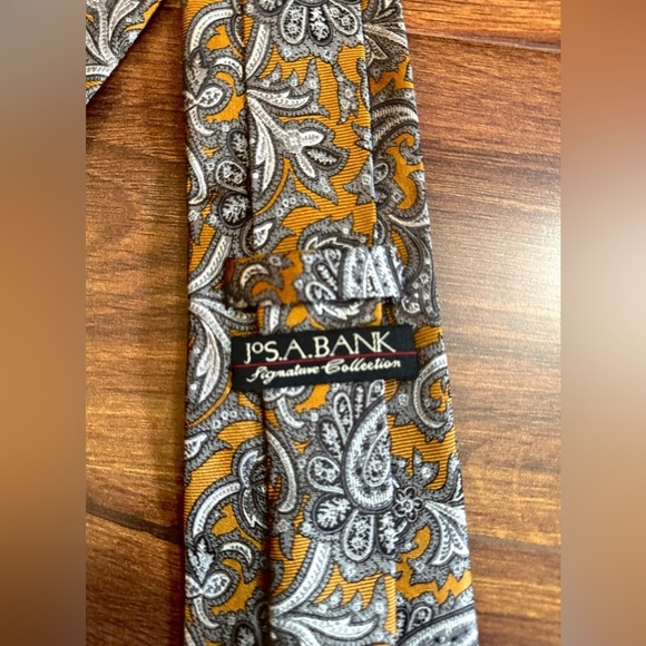 Jos. A. Bank Gold and Gray Paisley Silk Tie - Picture 4 of 10